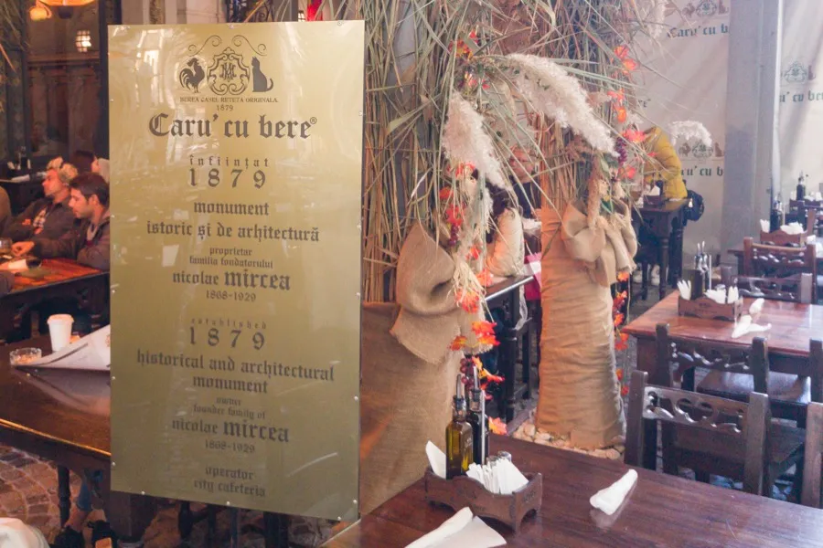 Exteriorul restaurantului Caru’ cu bere din București