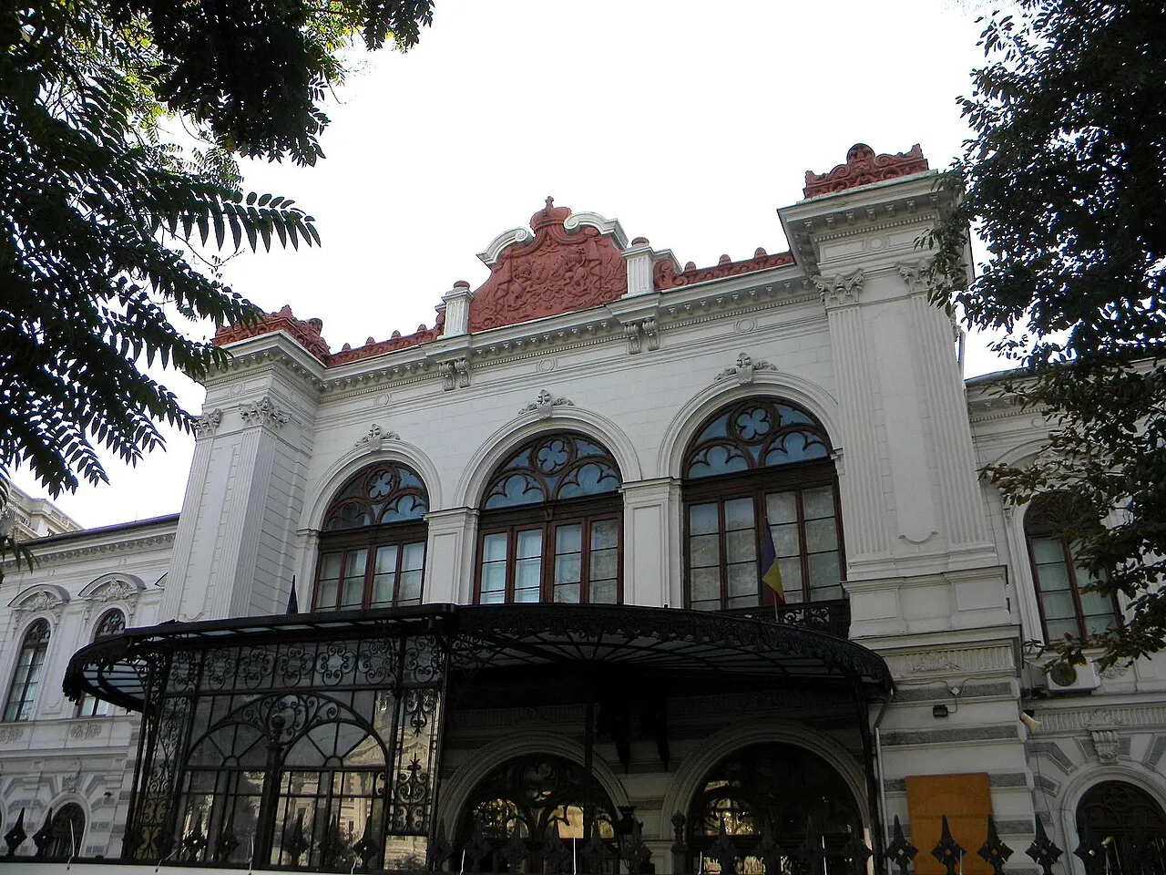 Fațada Palatului Suțu, Muzeul Municipiului București